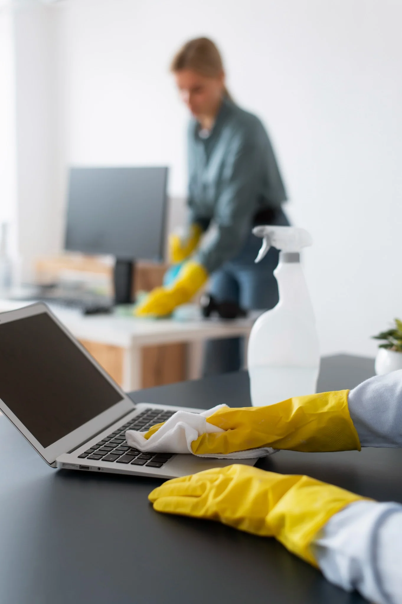 Cleaning table